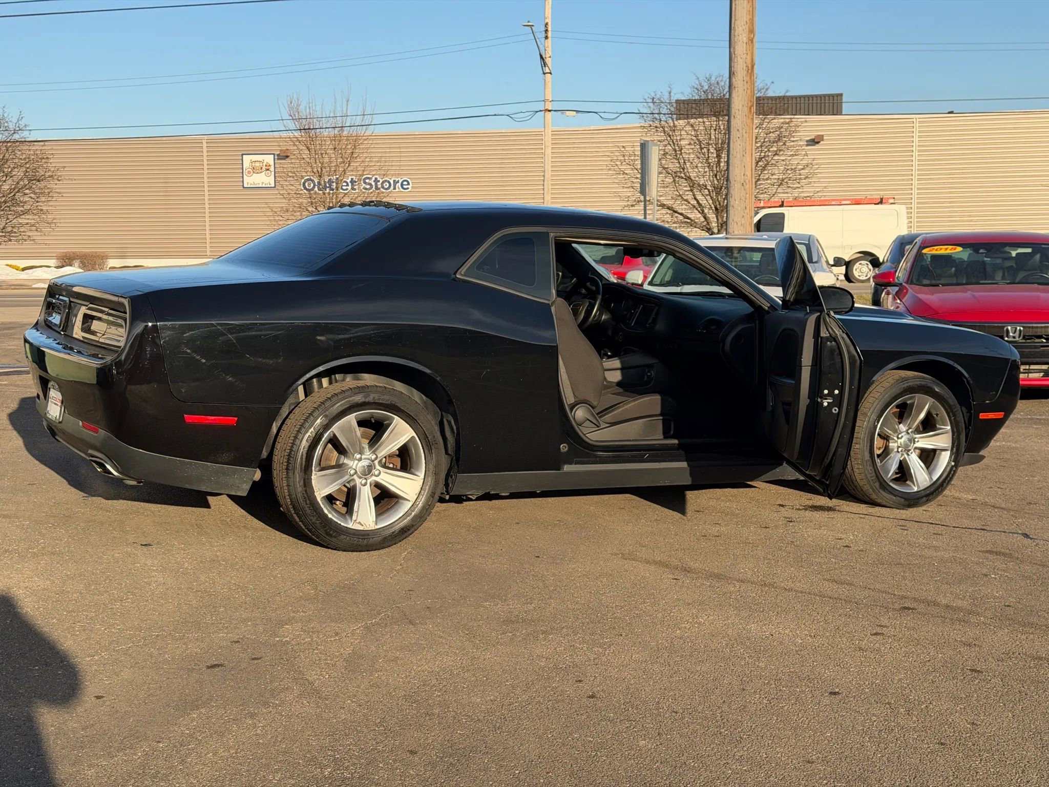 Used 2016 Dodge Challenger SXT image 24