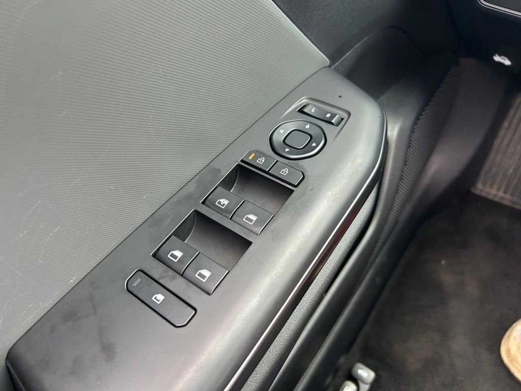 Used 2025 Kia K4 LXS image 19