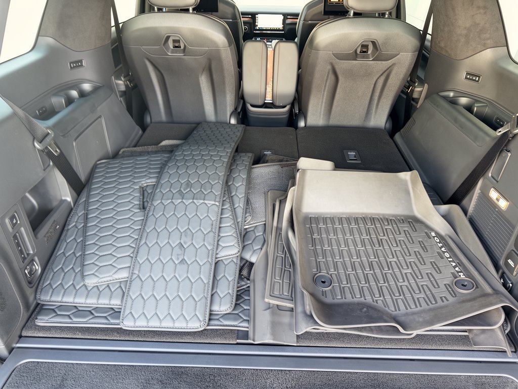 Used 2025 Lincoln Navigator Black Label AWD/4WD image 28