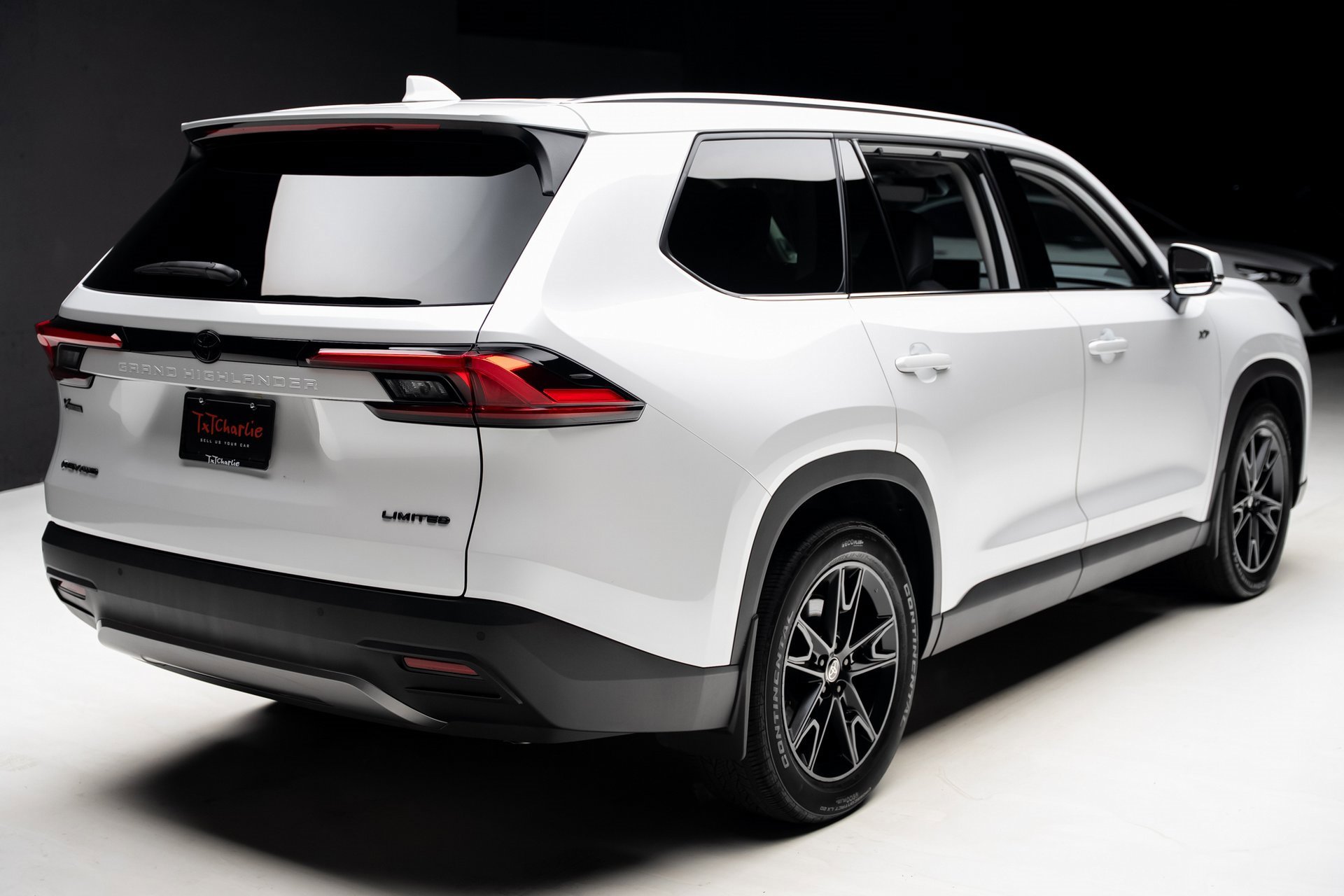 Used 2024 Toyota Grand Highlander XLE image 33