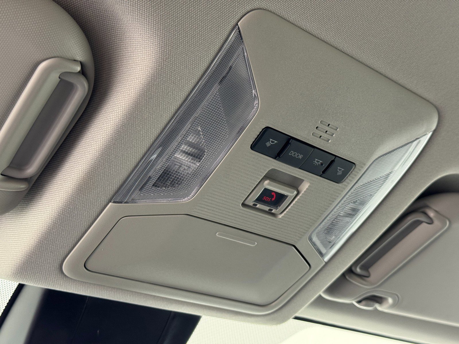 Used 2022 Toyota RAV4 XLE image 28