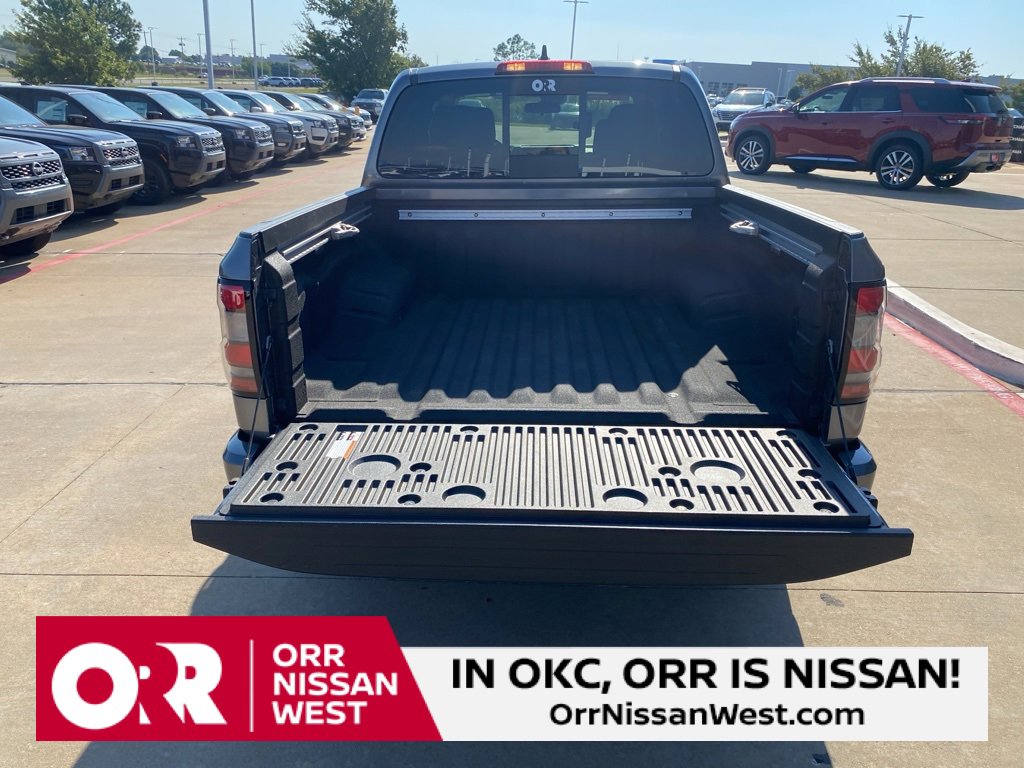 Used 2025 Nissan Frontier SV w/ SV Convenience Package image 12