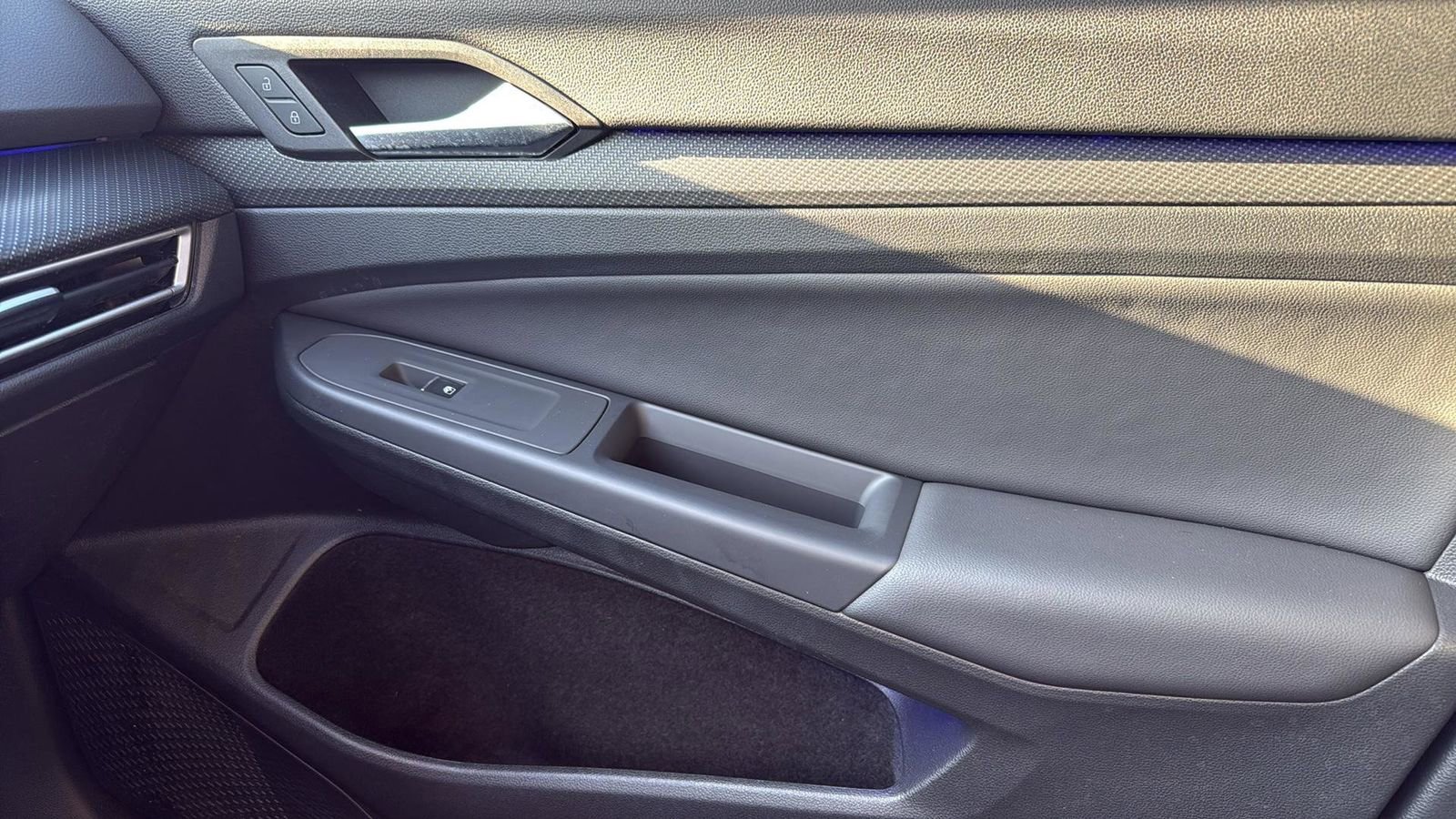 Used 2024 Volkswagen Golf R image 24