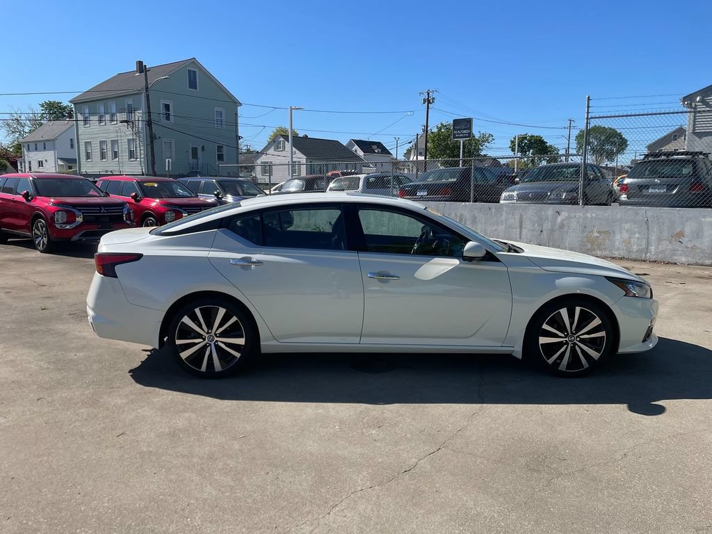 Used 2020 Nissan Altima 2.0 Platinum FWD image 4