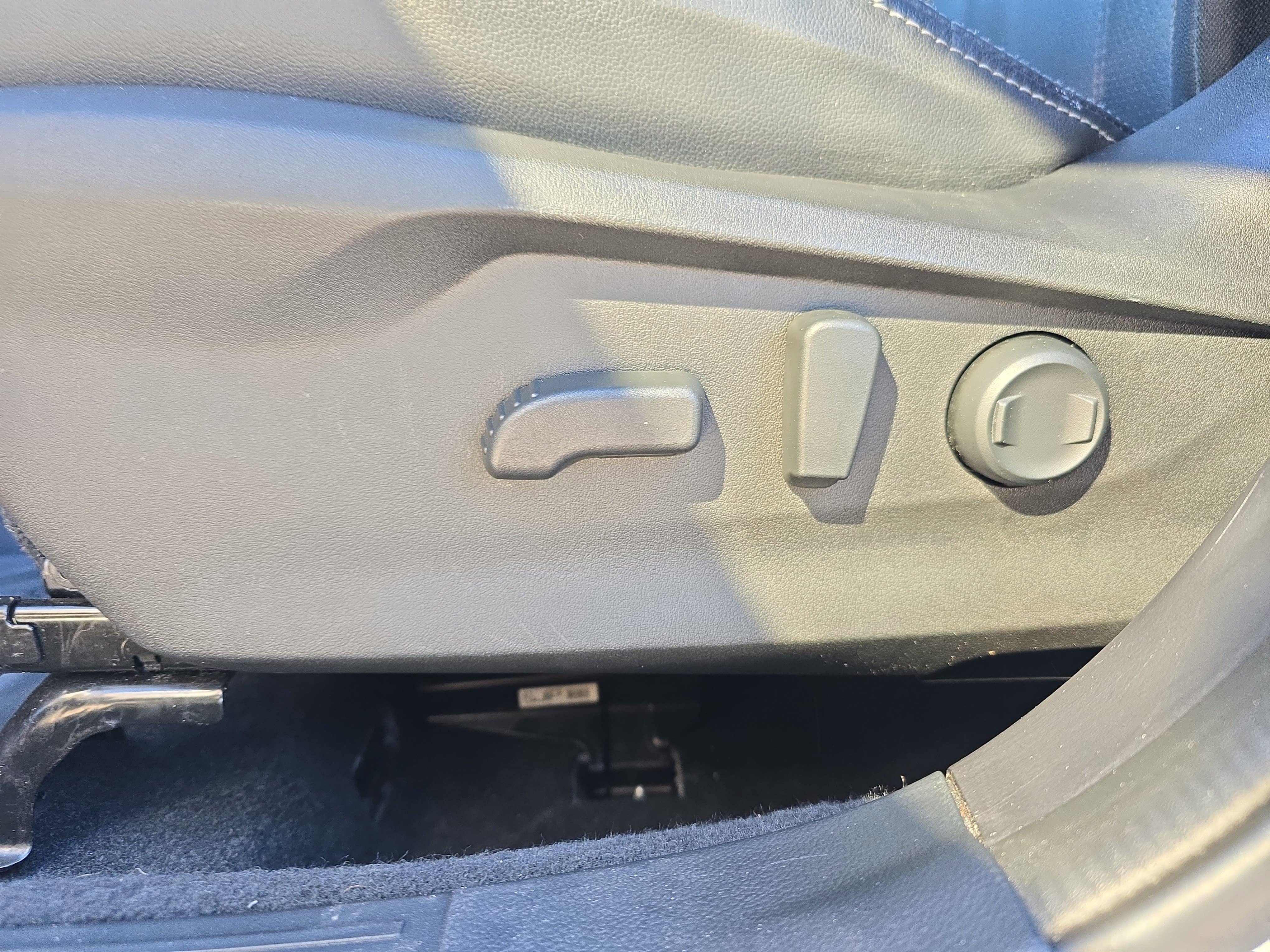 Used 2022 Subaru Forester Limited w/ Popular Package #2 image 27