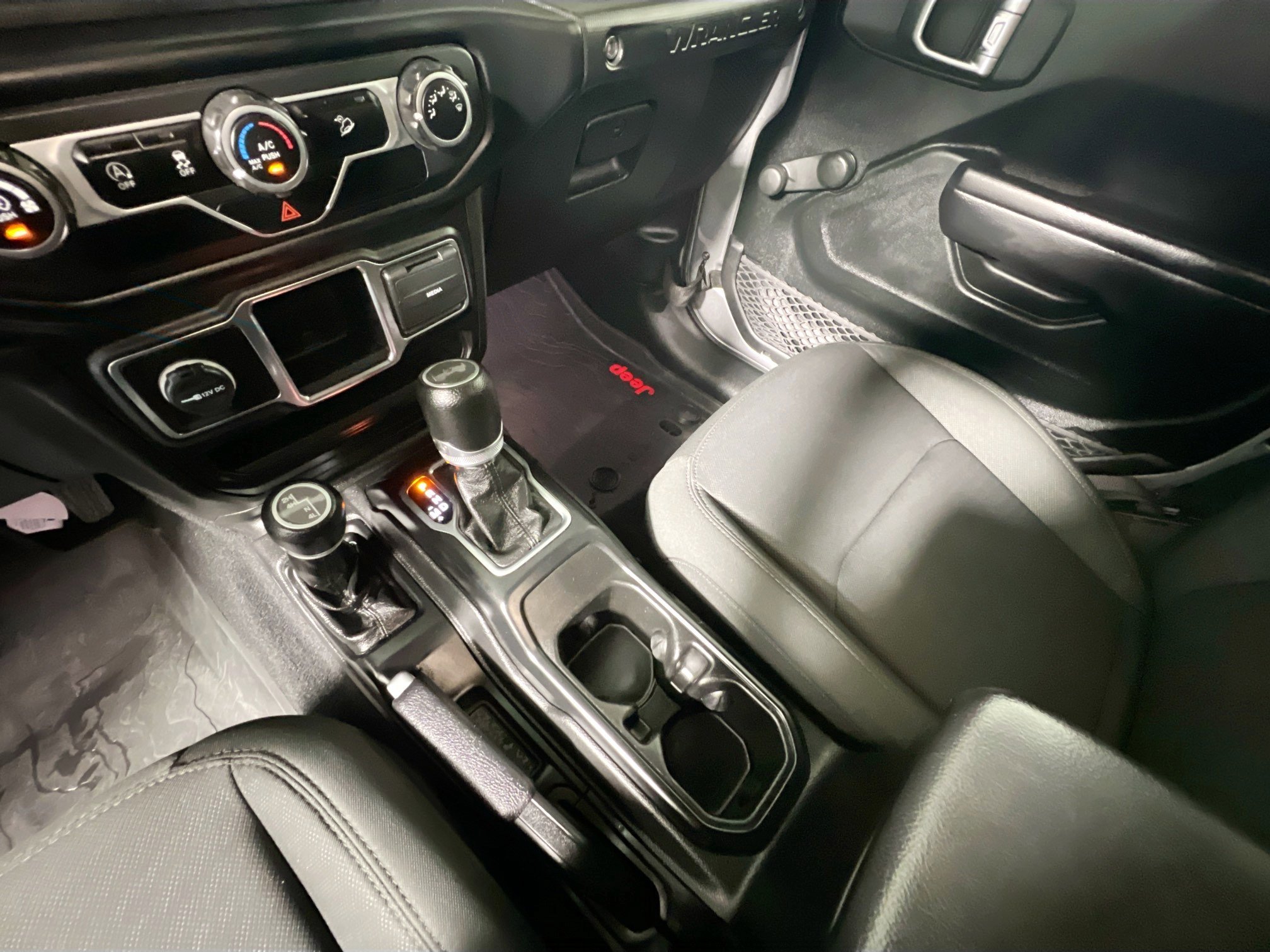 Used 2021 Jeep Wrangler Unlimited Sport image 26