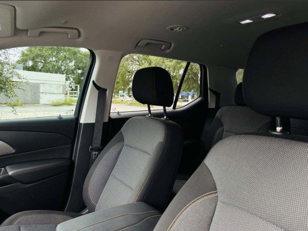 Used 2021 Chevrolet Traverse LT image 6