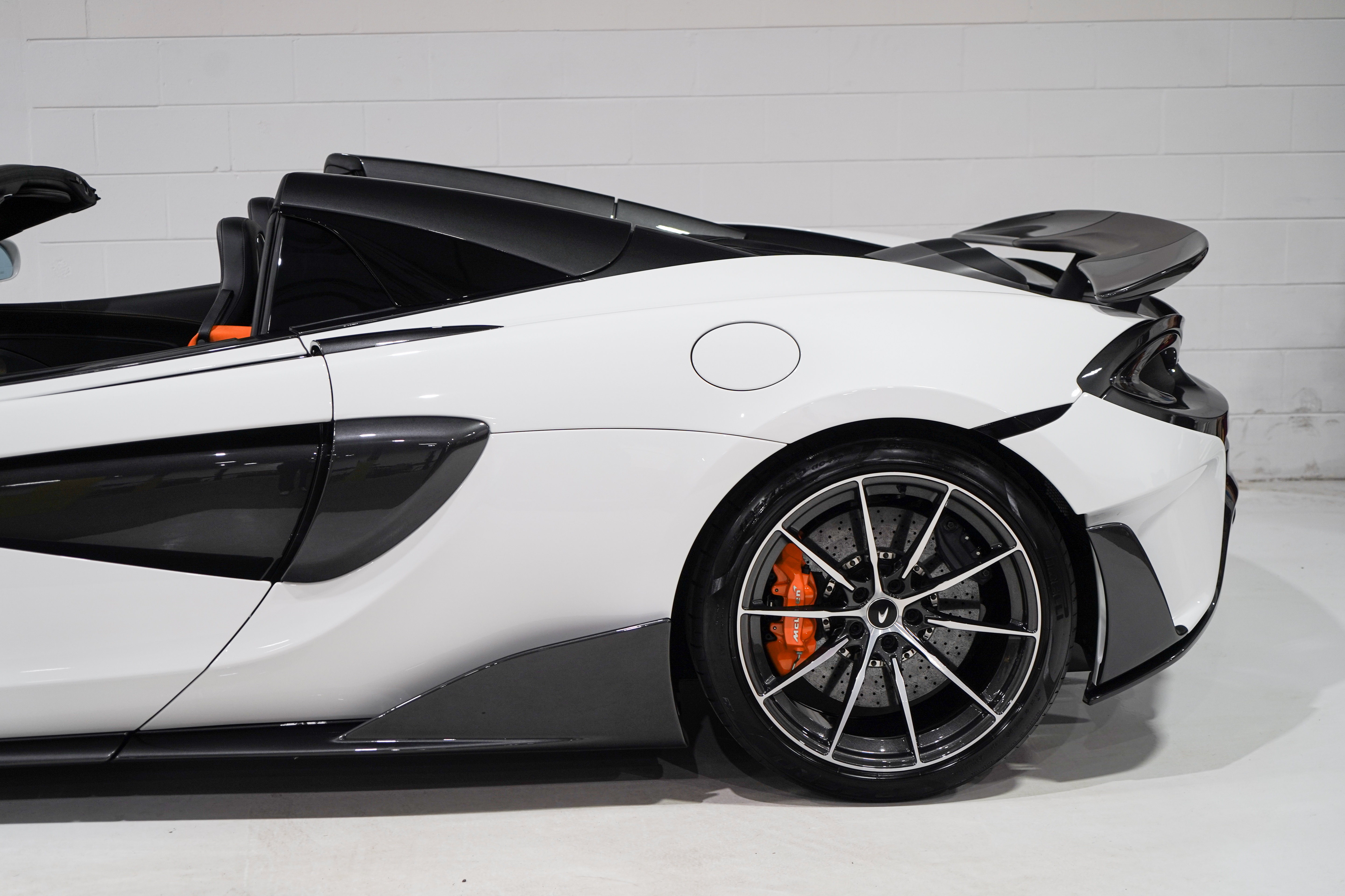 Used 2020 McLaren 600LT Spider RWD image 35