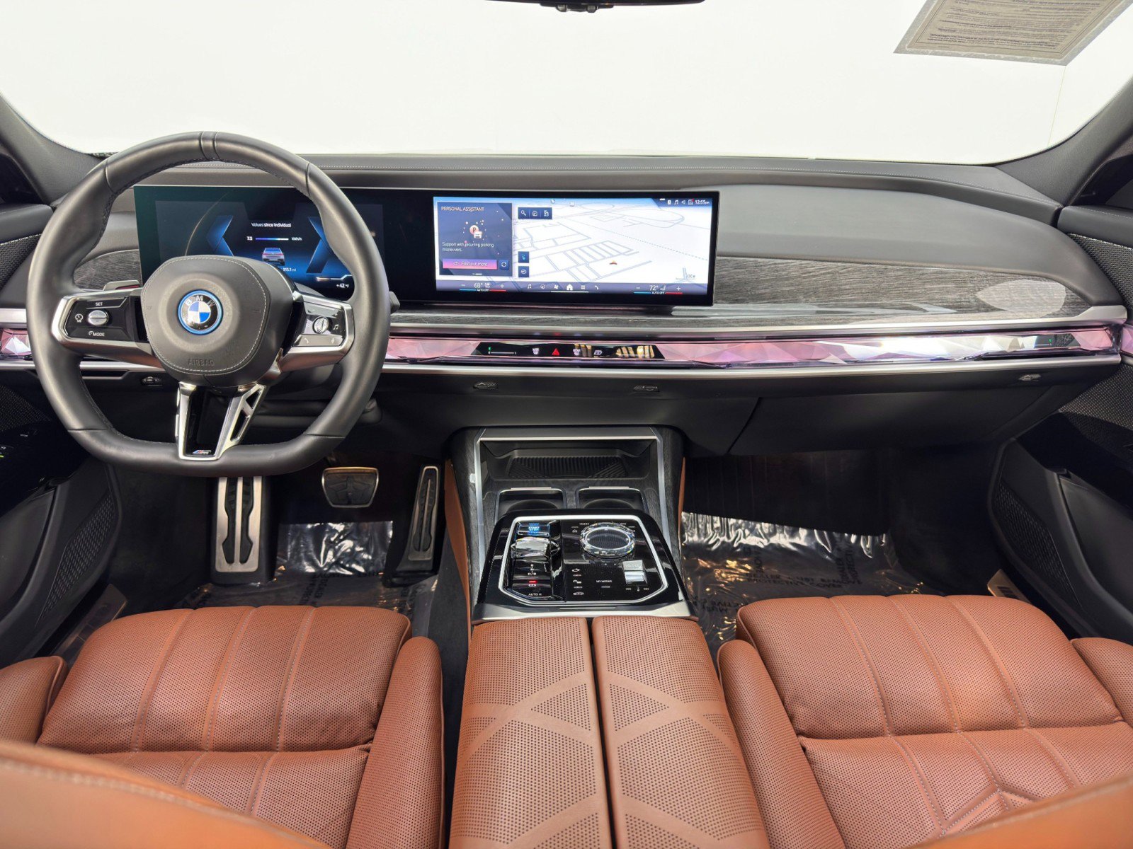 Used 2024 BMW i7 xDrive60 w/ Premium Package image 13