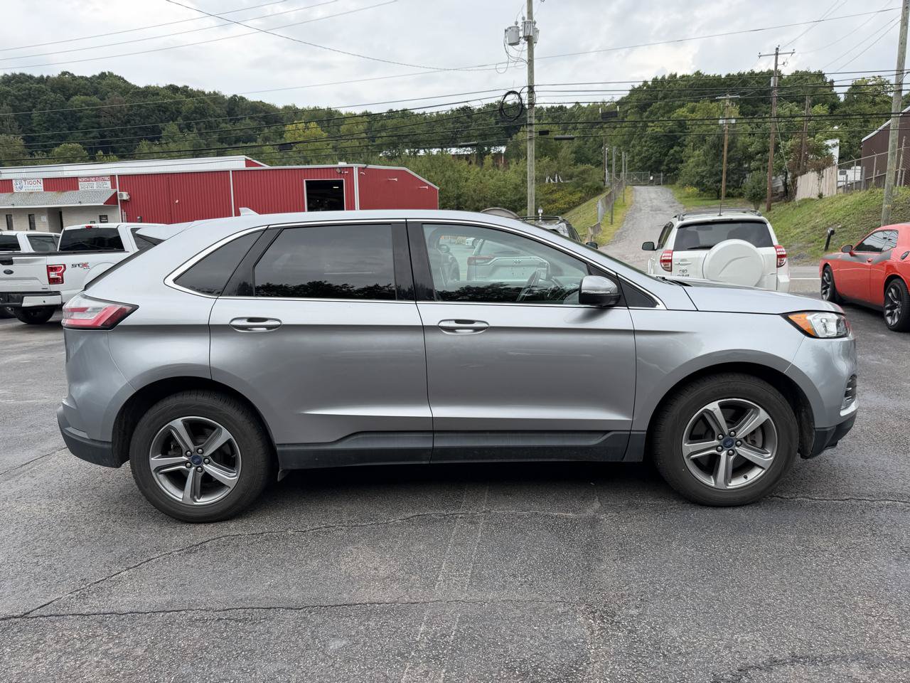 Used 2020 Ford Edge SEL w/ Convenience Package AWD/4WD image 3
