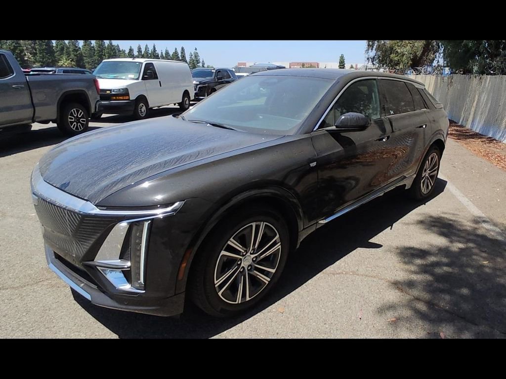 Used 2024 Cadillac Lyriq Luxury w/ LPO, Floor Liner Package RWD image 3