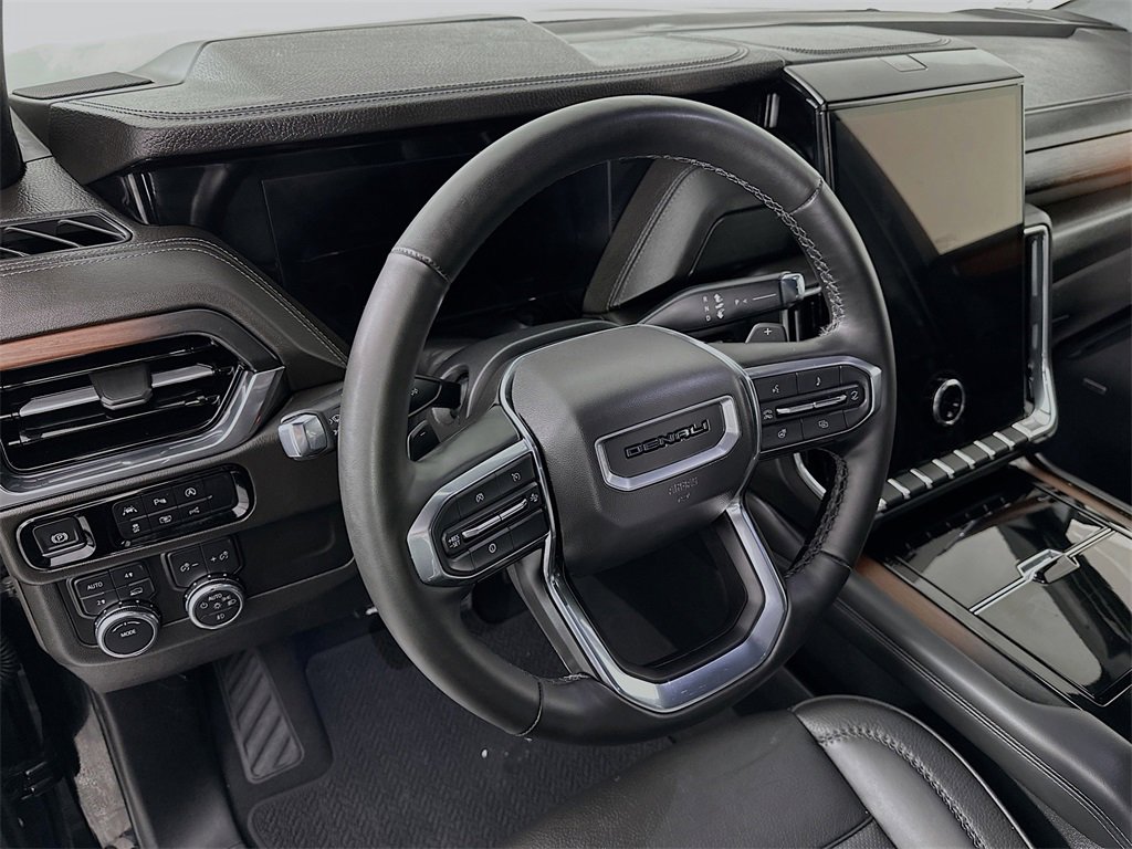 Used 2025 GMC Yukon XL Denali image 9