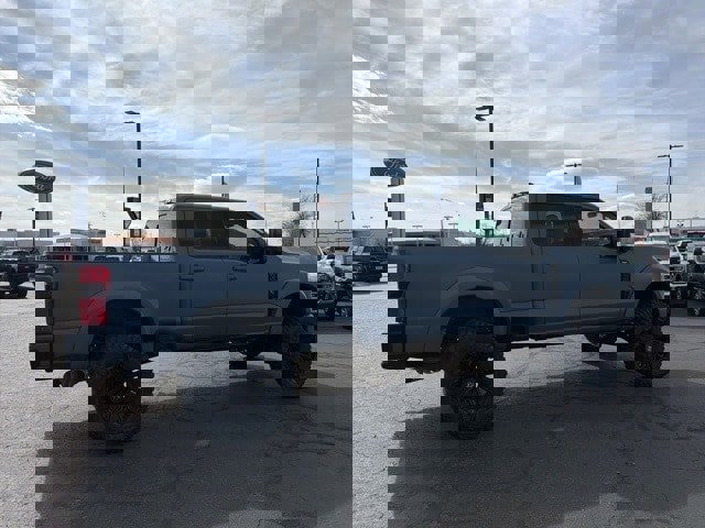 New 2026 Ford F250 Lariat w/ Black Appearance Package image 9