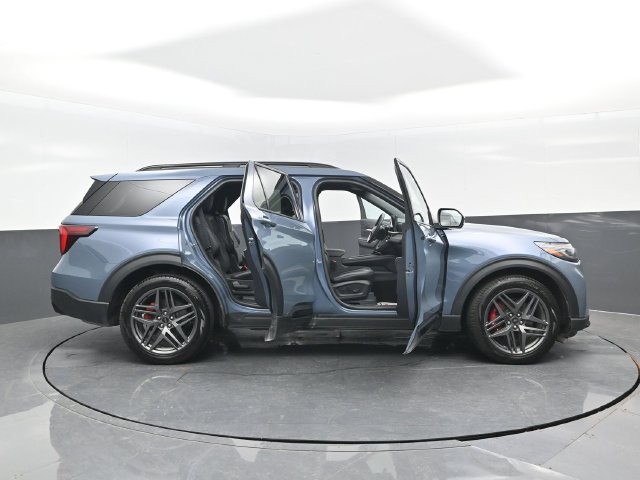 Certified 2025 Ford Explorer ST w/ Sun And Sound Package AWD/4WD image 28