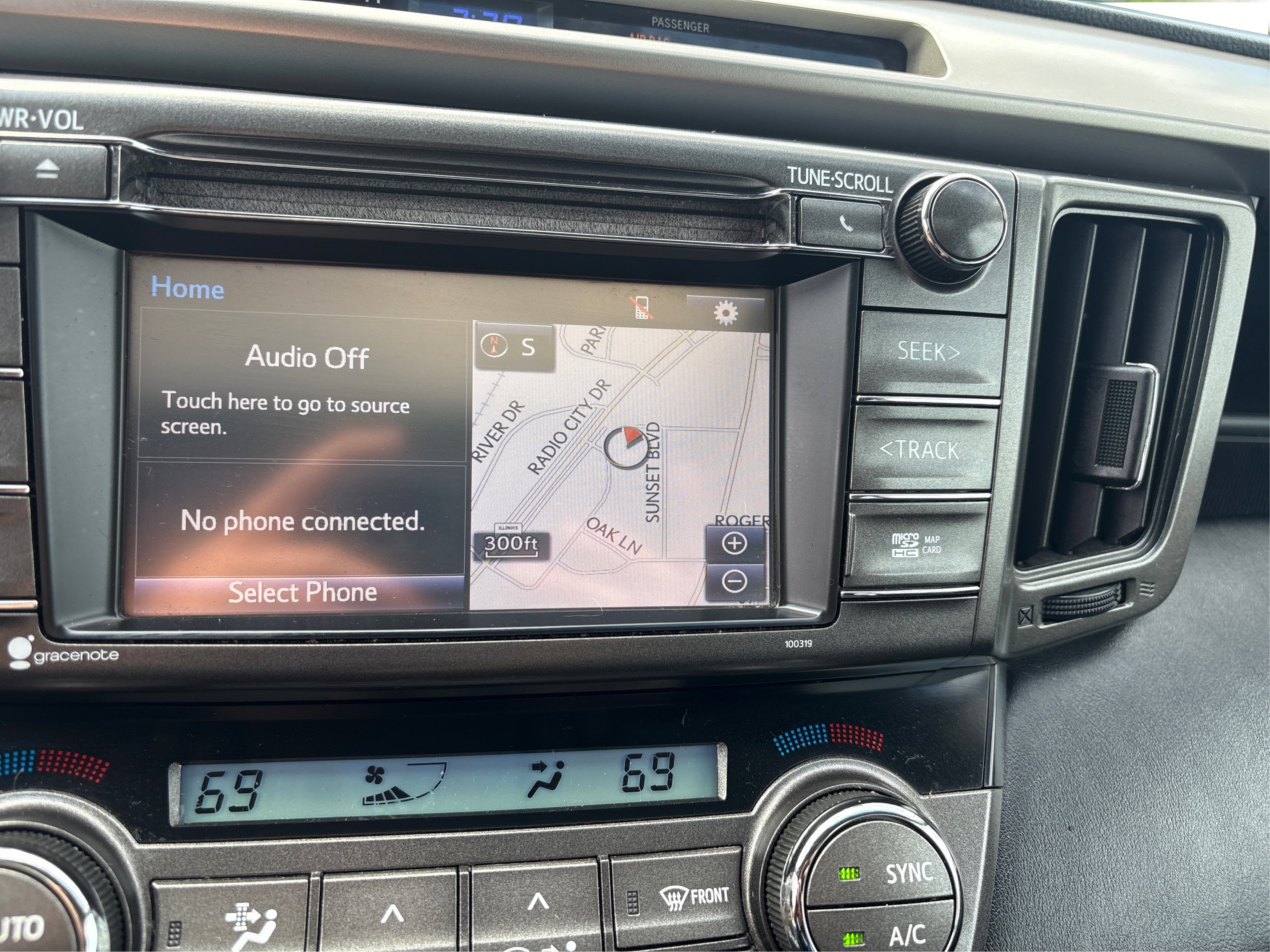 Used 2015 Toyota RAV4 Limited image 26