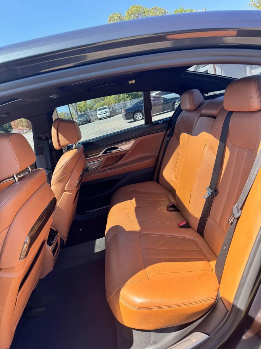 Used 2019 BMW 740i w/ Executive Package image 13