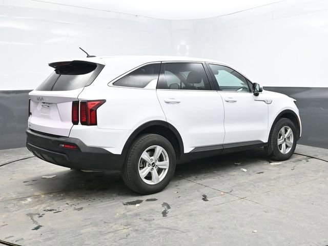 Used 2023 Kia Sorento LX AWD/4WD image 7
