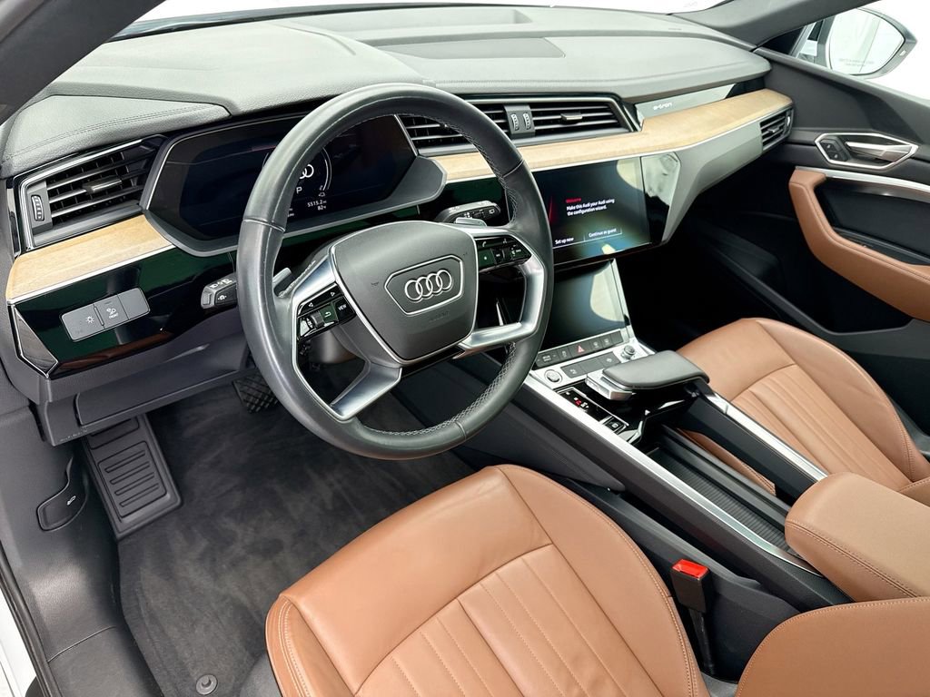 Used 2024 Audi Q8 e-tron Premium AWD/4WD image 9