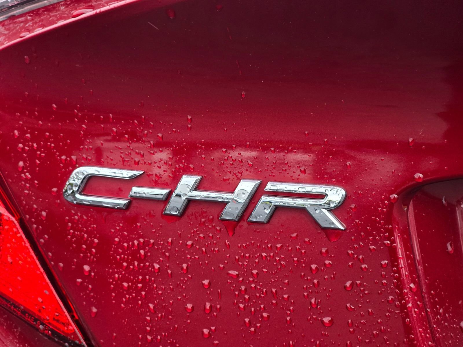 Used 2018 Toyota C-HR XLE image 32