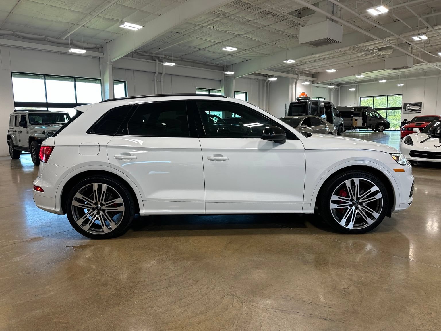 Used 2020 Audi SQ5 Premium Plus w/ Premium Plus Package AWD/4WD image 9