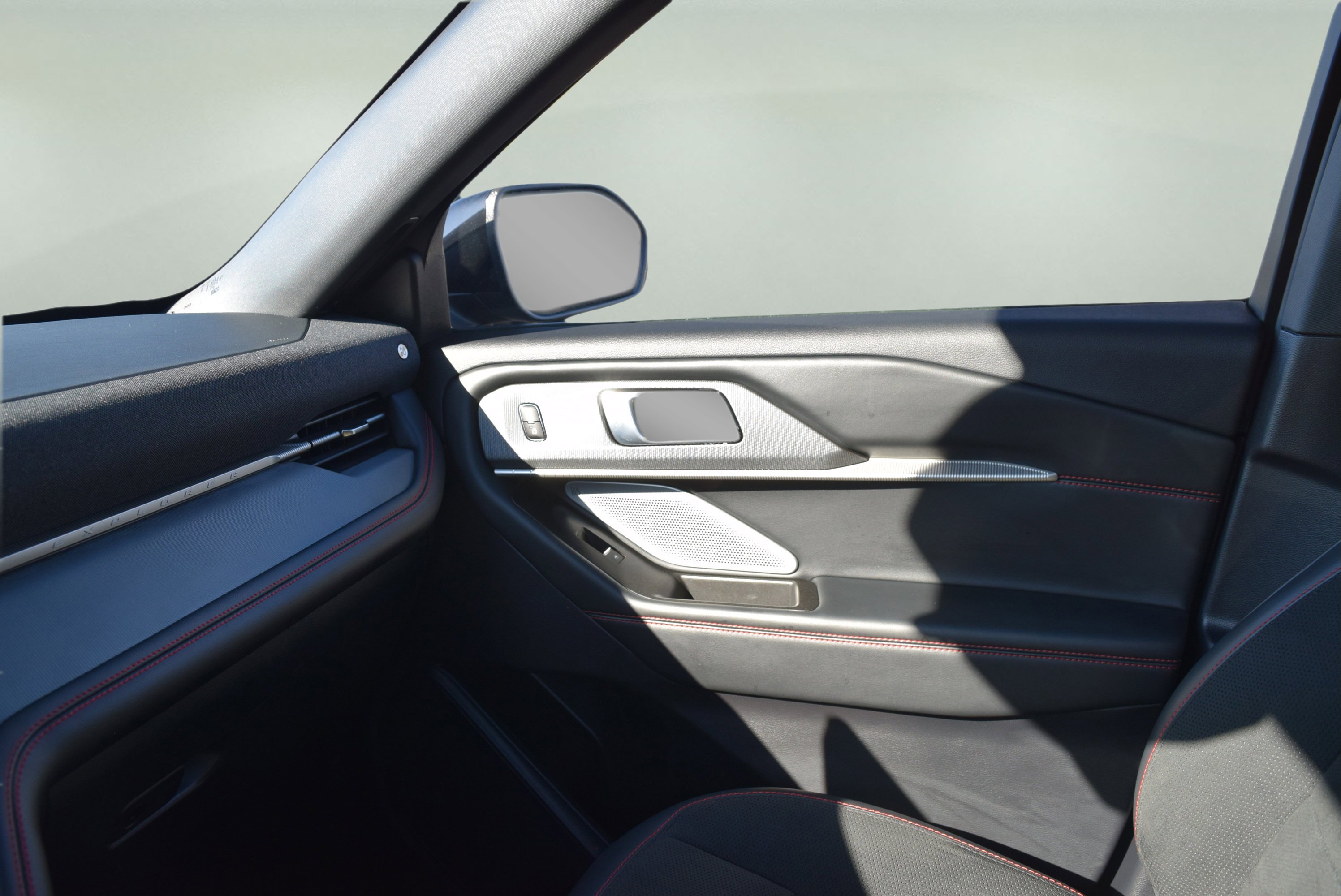 Used 2025 Ford Explorer ST image 19