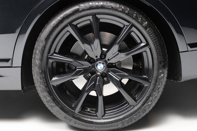 Used 2024 BMW X7 M60i w/ Executive Package image 38