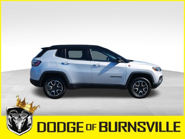 Used 2024 Jeep Compass Trailhawk AWD/4WD image 8