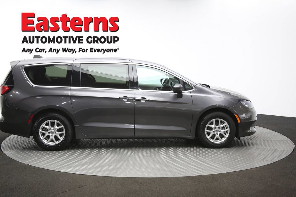 Used 2023 Chrysler Voyager LX image 45