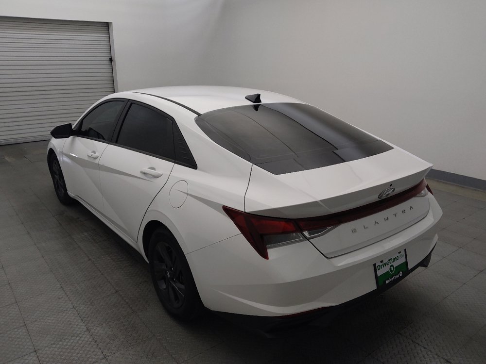 Used 2023 Hyundai Elantra SEL w/ Cargo Package FWD image 5