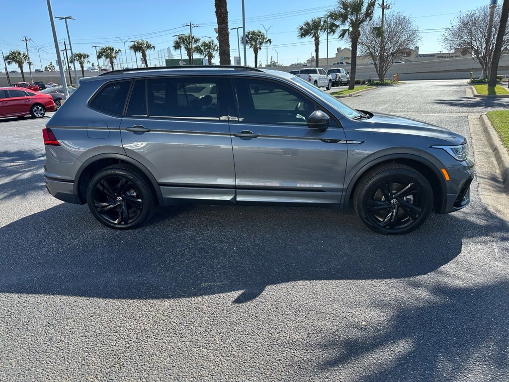 Used 2024 Volkswagen Tiguan SE R-Line w/ MDO Package, Three-Row image 7