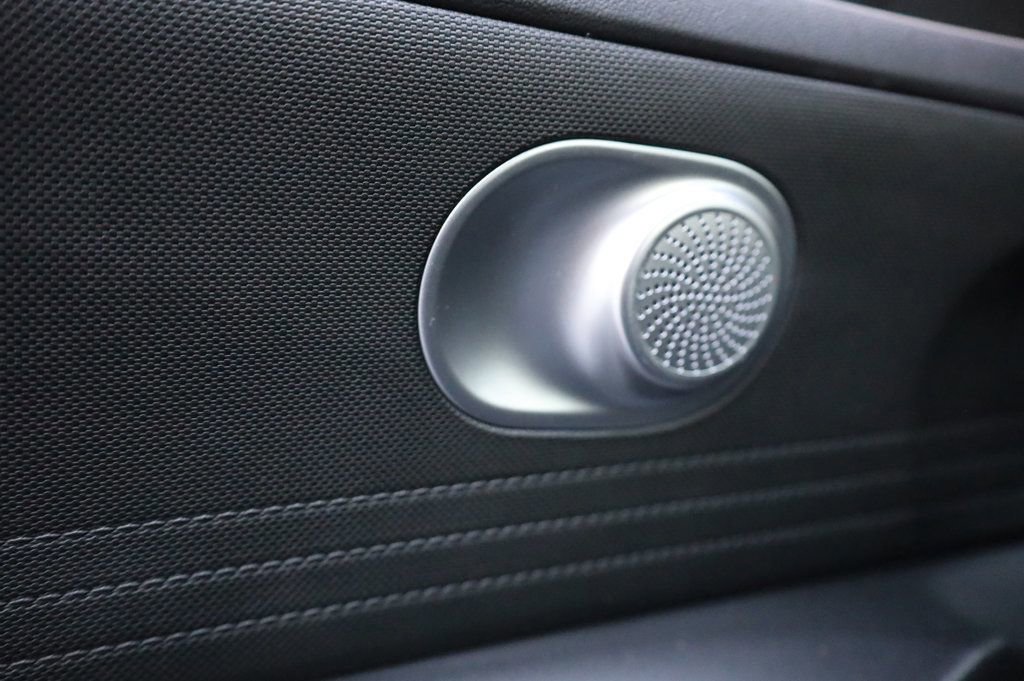 Used 2025 Hyundai Elantra SE w/ Cargo Package image 30