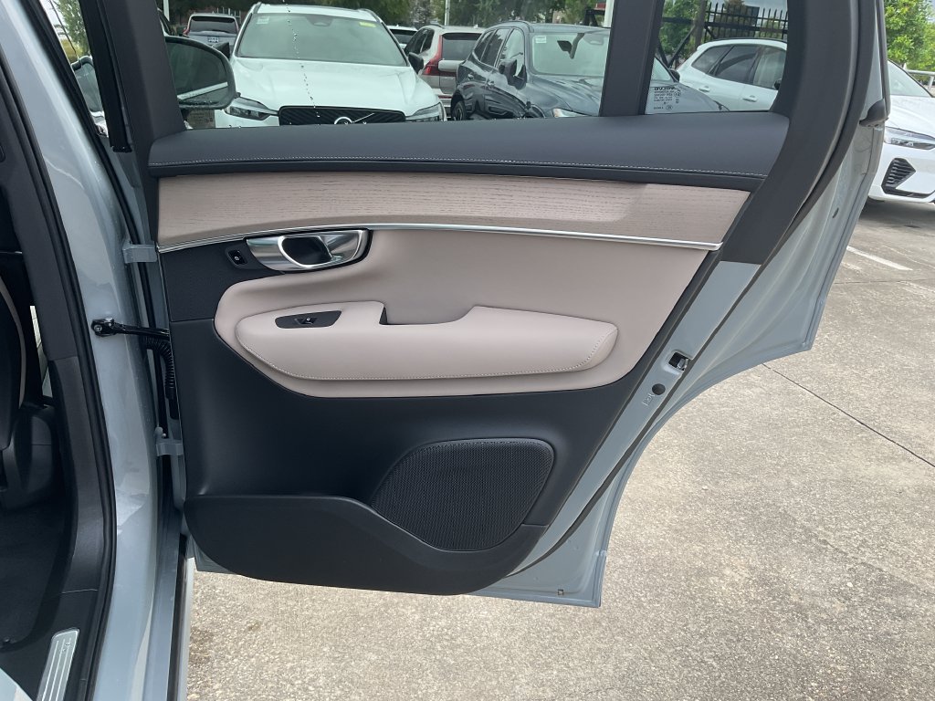 New 2027 Volvo XC90 B5 Core AWD/4WD image 16