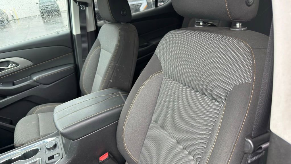 Used 2021 Chevrolet Traverse LS AWD/4WD image 11