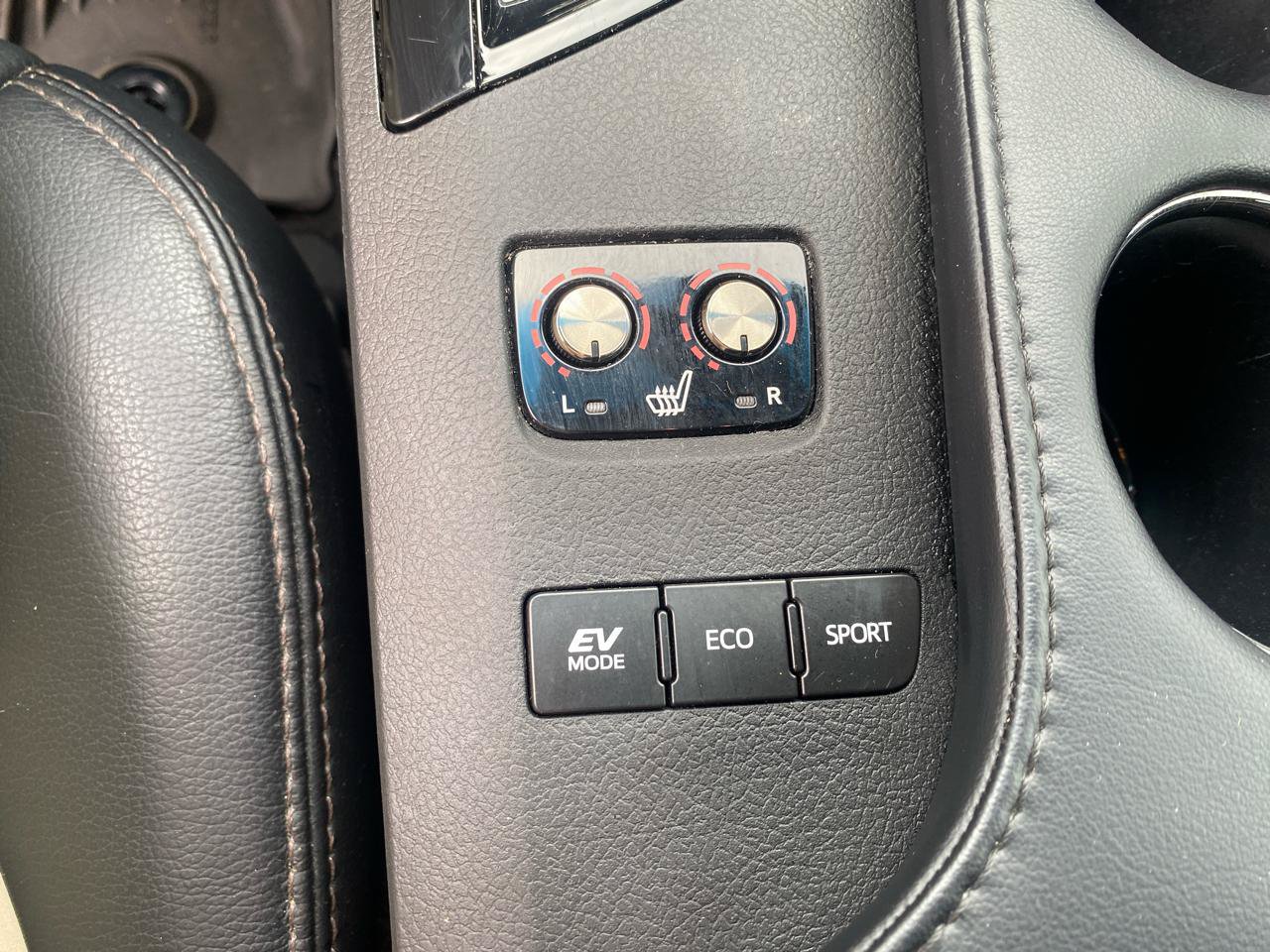 Used 2016 Toyota Avalon XLE Premium FWD image 18