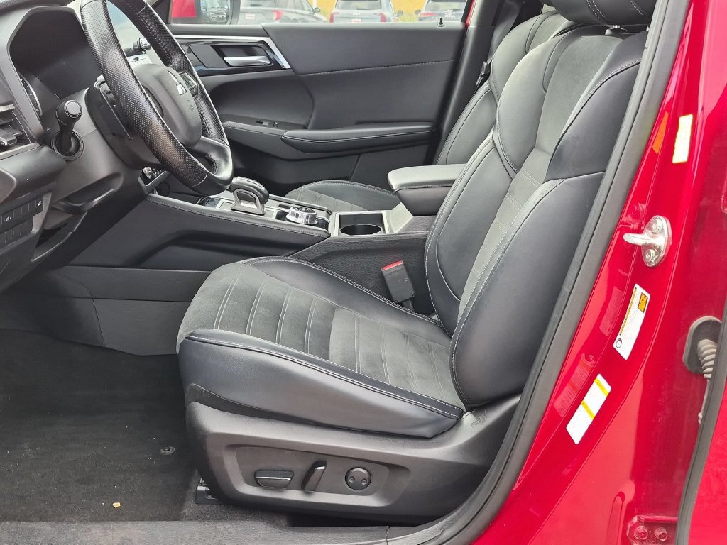 Used 2024 Mitsubishi Outlander SE AWD/4WD image 15