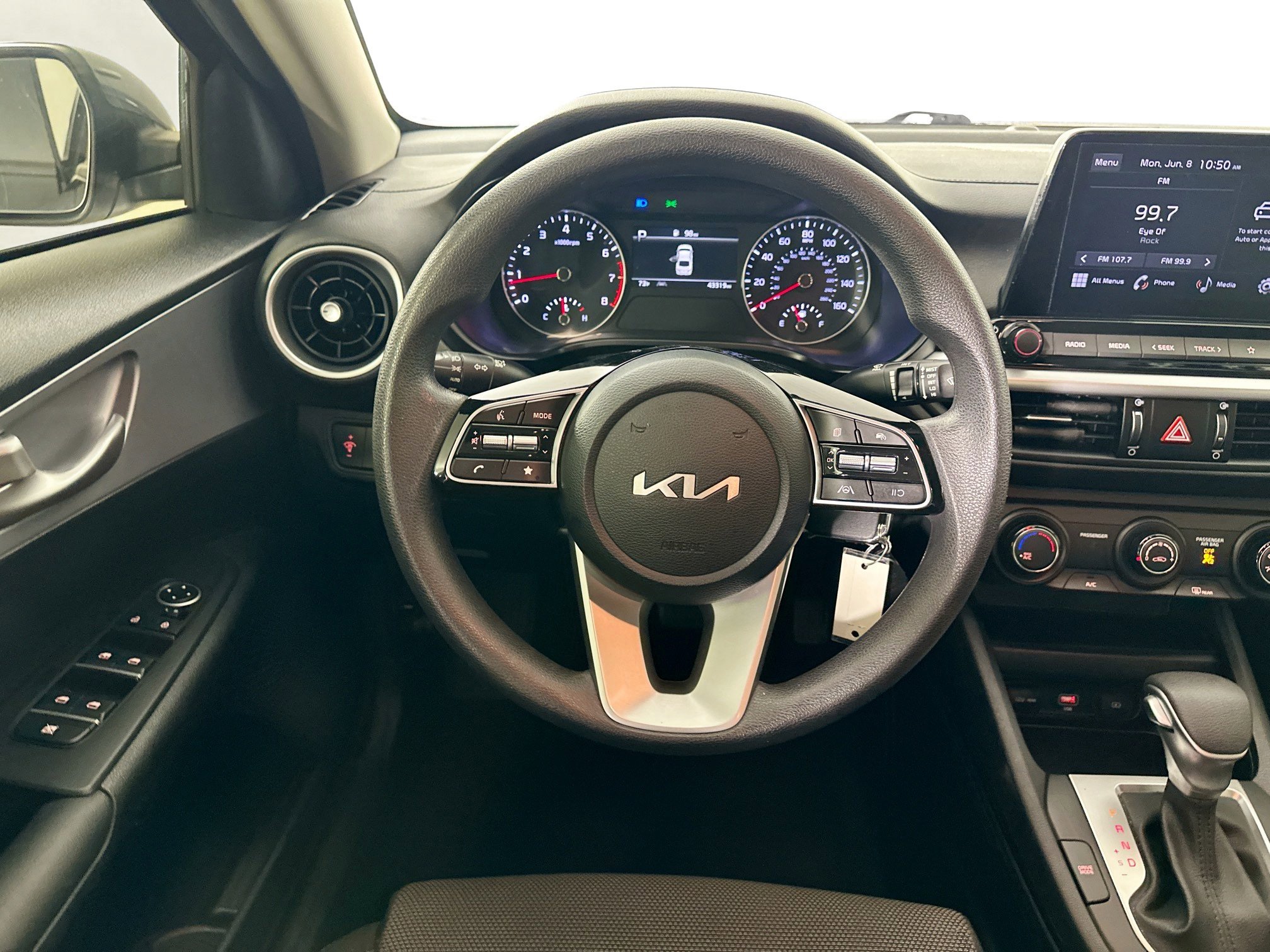 Used 2024 Kia Forte LXS w/ LXS Technology Package FWD image 25