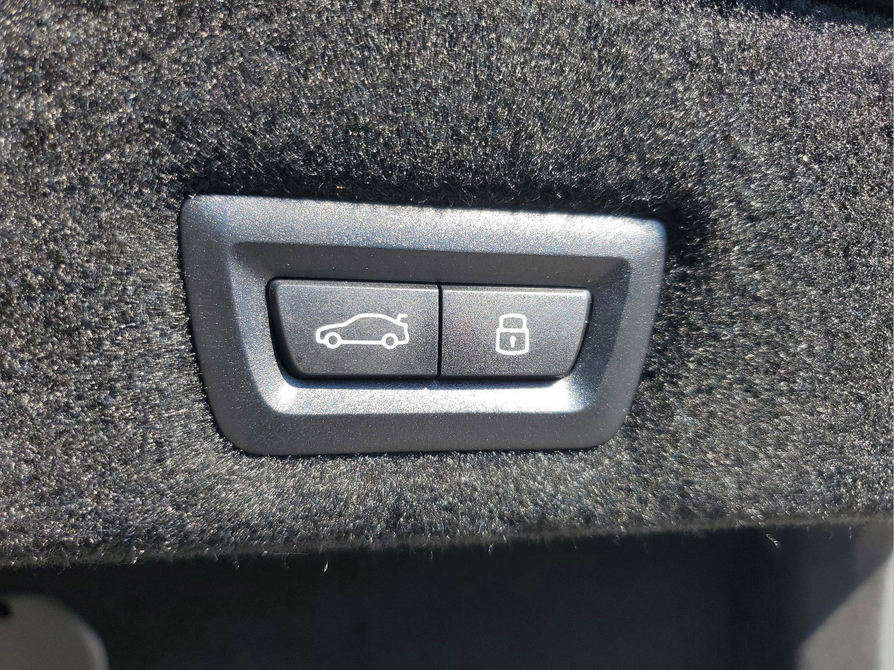 Used 2025 BMW 750e xDrive 750e xDrive image 8