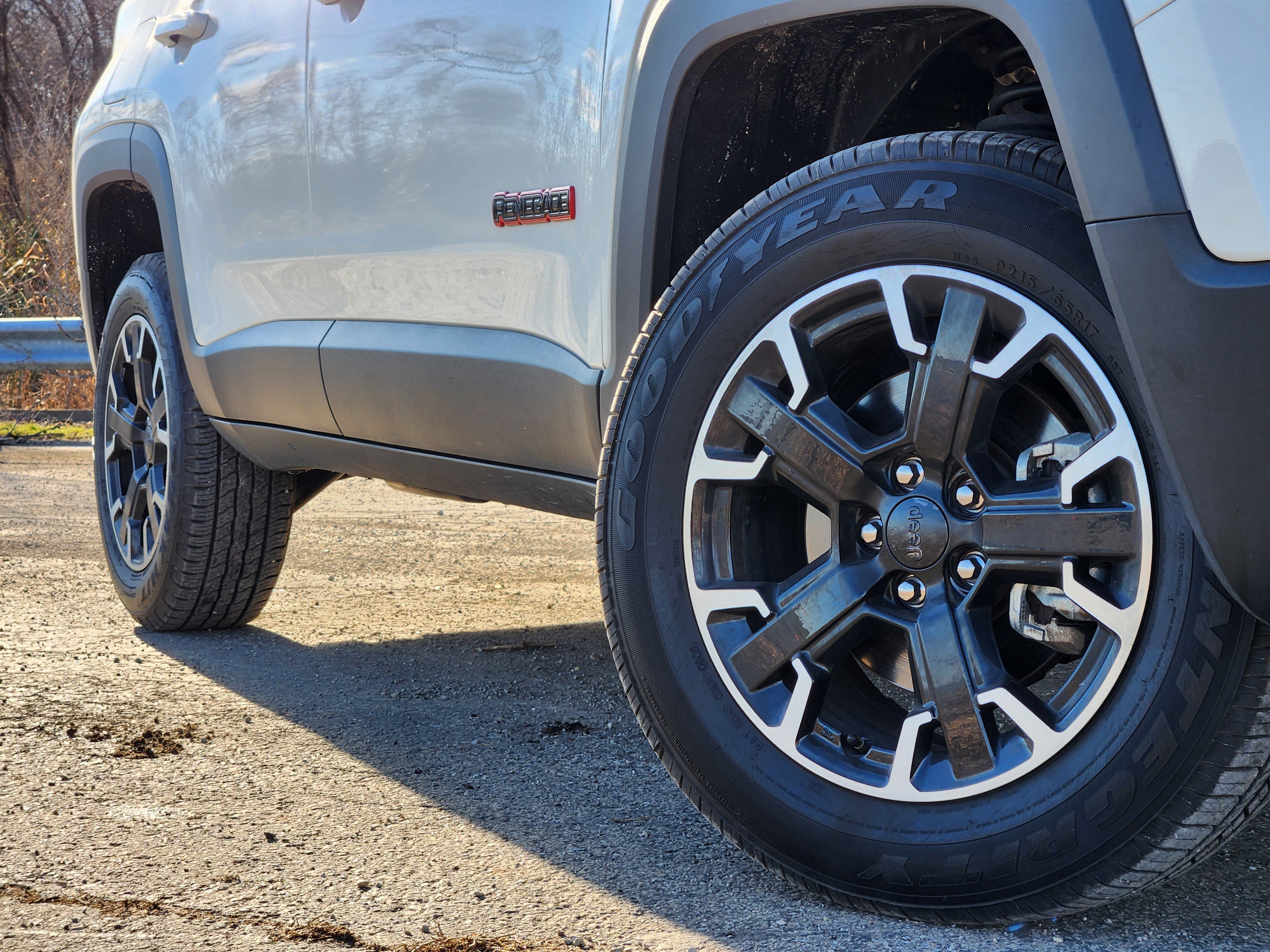 Used 2023 Jeep Renegade Trailhawk image 14