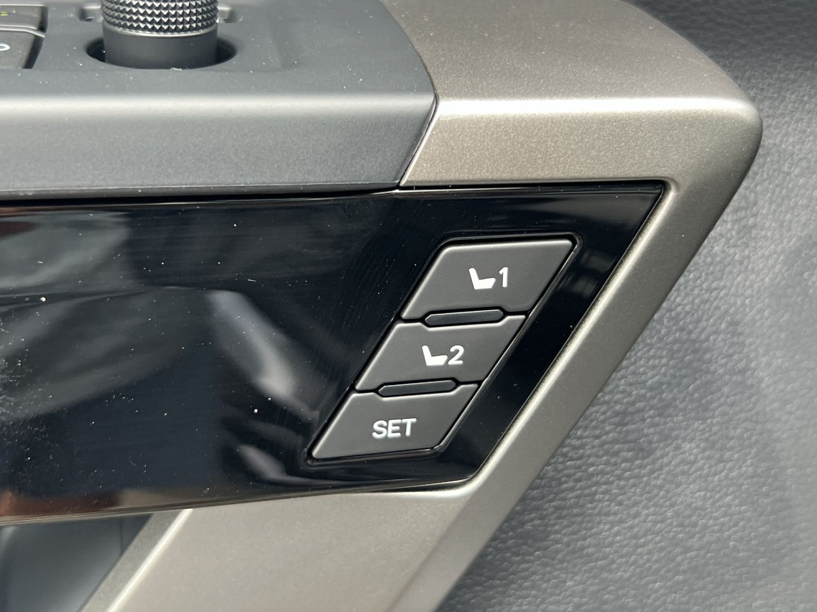 New 2026 Toyota Tundra Limited AWD/4WD image 23