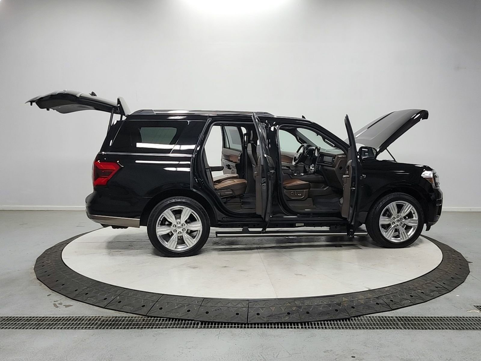 Used 2023 Ford Expedition King Ranch AWD/4WD image 16