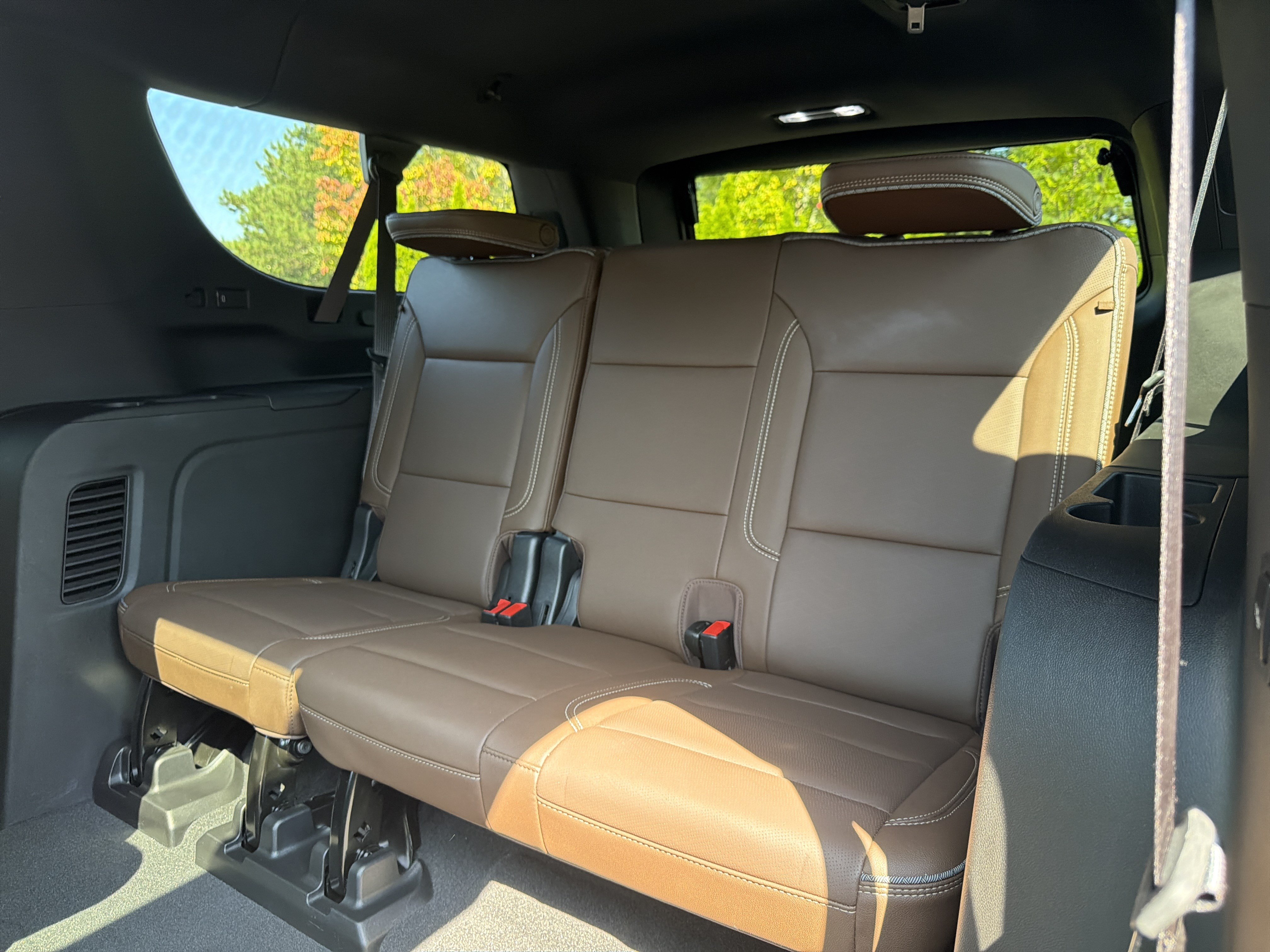 Used 2022 Chevrolet Suburban High Country AWD/4WD image 10