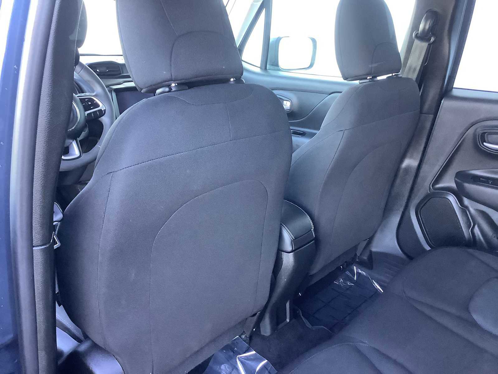 Used 2023 Jeep Renegade Latitude AWD/4WD image 12