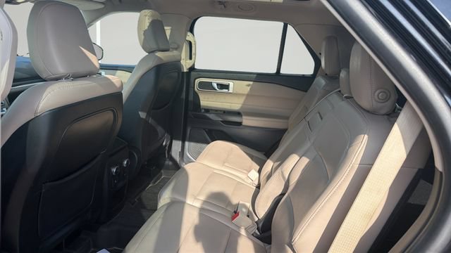 Used 2020 Ford Explorer XLT w/ Equipment Group 202A AWD/4WD image 12