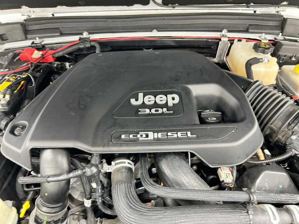 Used 2022 Jeep Wrangler Unlimited Sahara w/ Cold Weather Group image 25