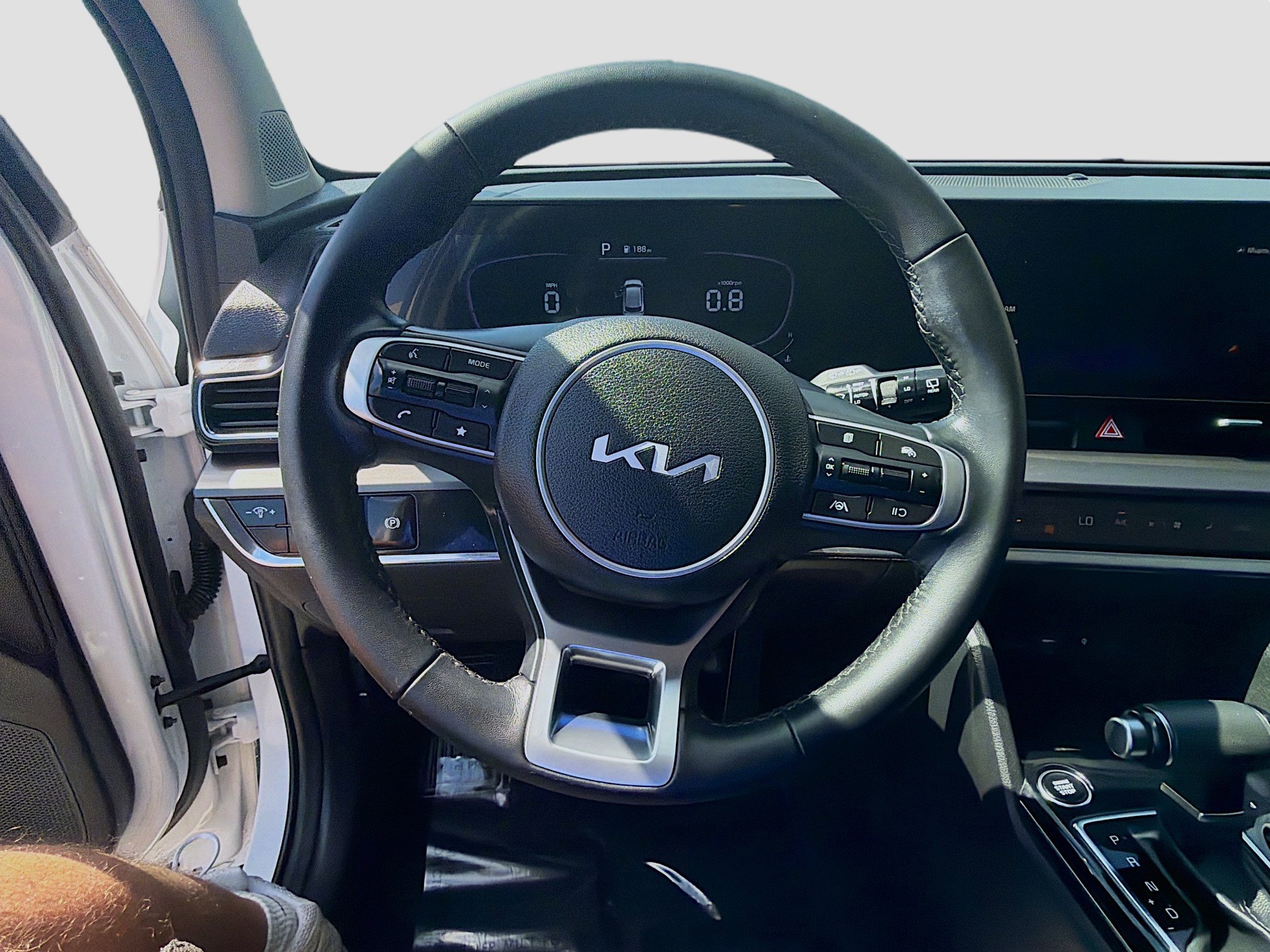 Used 2024 Kia Sportage EX image 10