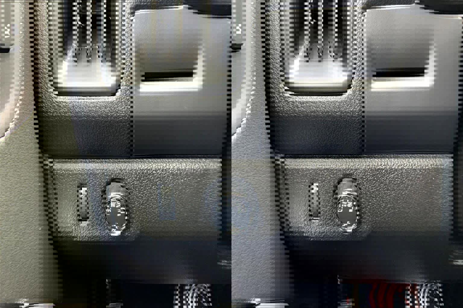 Used 2021 Chevrolet Colorado LT image 33