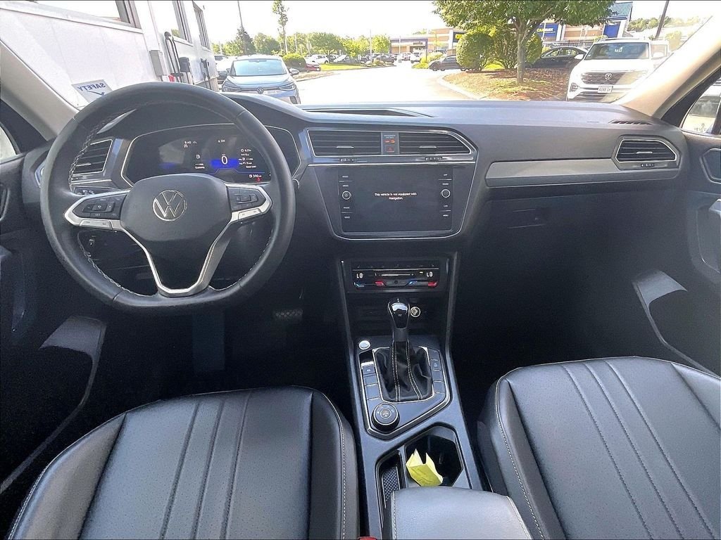 Used 2024 Volkswagen Tiguan SE AWD/4WD image 21