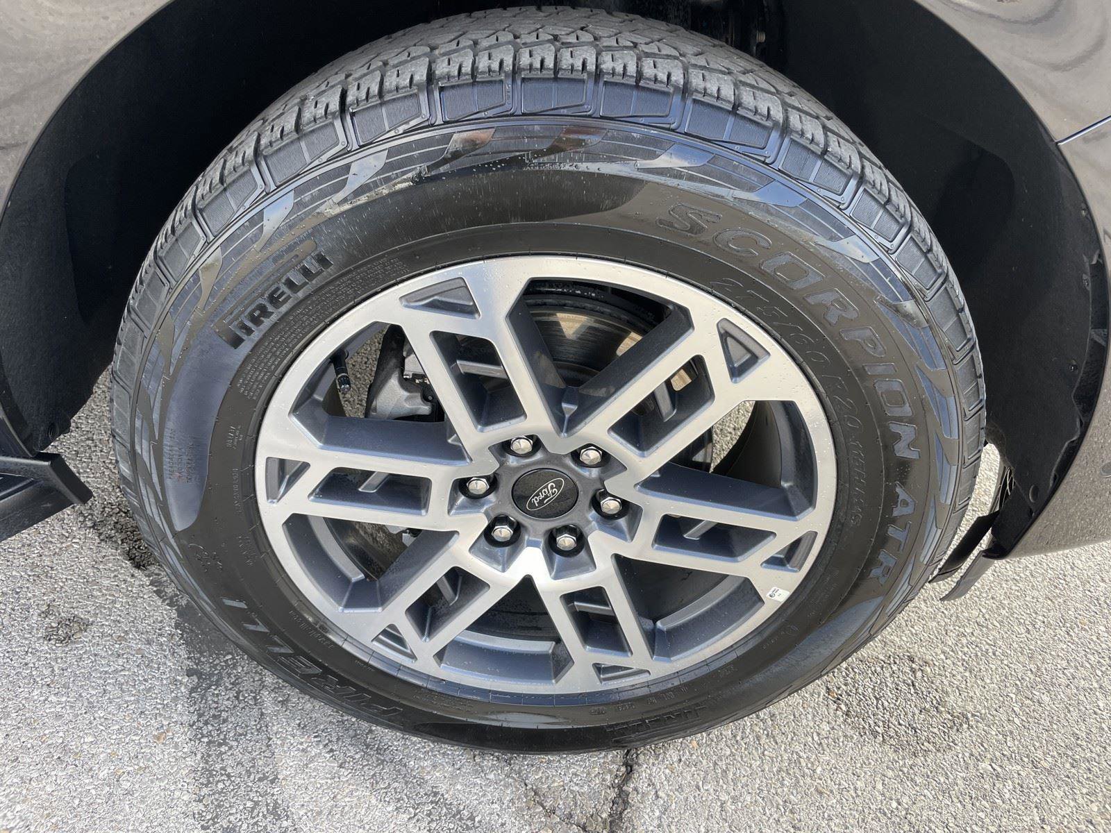 Used 2025 Ford Expedition Active AWD/4WD image 35