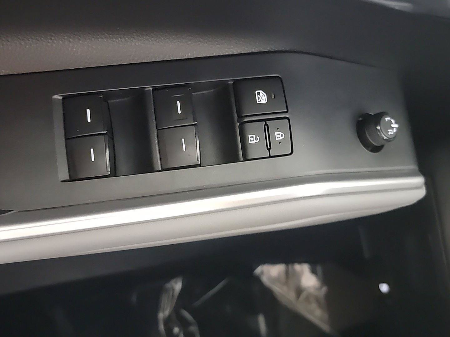 Used 2023 Toyota Highlander XLE AWD/4WD image 26
