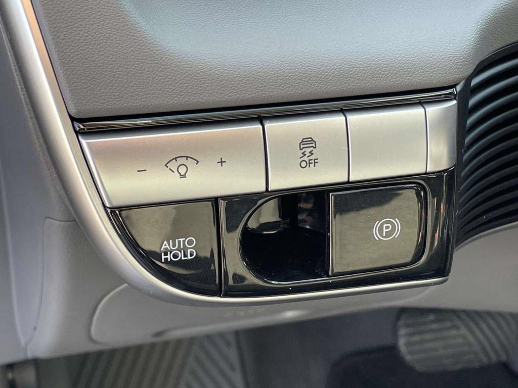 Certified 2024 Hyundai Ioniq 5 SE AWD/4WD image 8